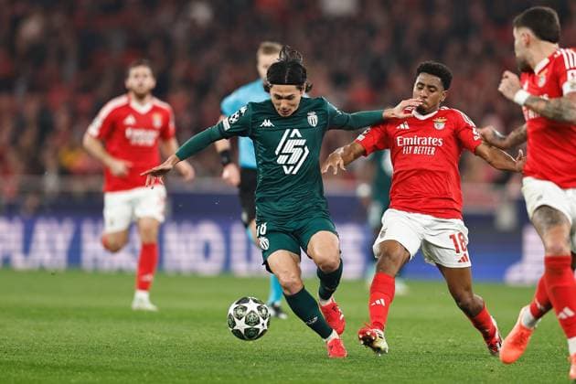 (L-R) Takumi Minamino (Monaco), Leandro Barreiro (Benfica), FEBRUARY 18, 2025 - Football Soccer : UEFA Champions League knockout phase play-offs 2nd leg match between SL Benfica 3-3 AS Monaco at the Estadio do SL Benfica in Lisbon, Portugal. Noxthirdxpartyxsales  (282203672)