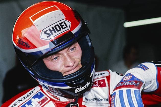 Archivbilder der Woche SPORT KW08 Der deutsche Waldi Ralf Waldmann, Portrait mit Helm, Marlboro Team Zwafing, Honda 125 ccm, Motorrad Weltmeisterschaft auf dem Hockenheimring am 14. Juni 1992 The German Waldi Ralf Waldmann, portrait with helmet, Marlboro Team Zwafing, Honda 125 cc, Motorcycle World Championship, WM, Weltmeisterschaft at the Hockenheimring on 14 June 1992 Copyright: imageBROKER malafo hn iblmsl12528197.jpg Bitte beachten Sie die gesetzlichen Bestimmungen des deutschen Urheberrechtes hinsichtlich der Namensnennung des Fotografen im direkten Umfeld der Veröffentlichung Der deutsche Waldi Ralf Waldmann, Portrait mit Helm, Marlboro Team Zwafing, Honda 125 ccm, Motorrad Weltmeisterschaft au imago images 0801250026