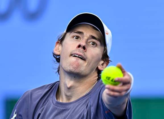 ATP, Tennis Herren QATAR EXXONMOBIL OPEN ROUND OF 16 Alex De Minaur of Australia competes in her round of 16 match against Botic Van De Zandschulp of Netherlands during the ATP Qatar ExxonMobil Open 2025 tennis tournament at the Khalifa International Tennis Complex in Doha, Qatar, on February 19, 2025. DOHA Qatar Copyright: xNOUSHADx