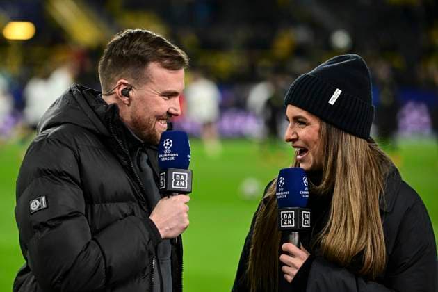 Laura Wontorra und Kevin Grosskreutz, Borussia Dortmund vs. Sporting Clube de Portugal Lissabon , Fussball, Champions League, Playoffs, 19.02.2025 Dortmund Nordrhein-Westfalen Deutschland