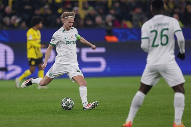 19.02.2025, UEFA Champions League, Play-Offs, Borussia Dortmund - Sporting Lissabon, Morten Hjulmand (Sporting Lissabon), Dortmund Signal Iduna Park NRW Deutschland xRHR-FOTO DEx Copyright: DennisxEwert RHR-FOTOx RHR-FOTO DE