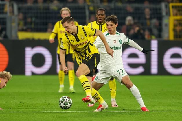 Dortmund on February 19, 2025 Uefa Champions League Knockout phase play-offs, 2st leg Borussia Dortmund - Sporting Clube de Portugal v.l., Nico Schlotterbeck (Borussia Dortmund), Eduardo Quaresma (Sporting Clube de Portugal), Zweikampf, Action, Aktion, Battles for the Ball Copyright: JoaquimxFerreira