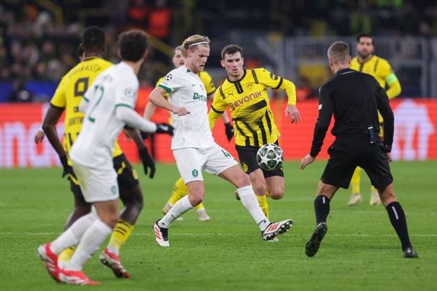 19.02.2025, UEFA Champions League, Play-Offs, Borussia Dortmund - Sporting Lissabon, v. l. Morten Hjulmand (Sporting Lissabon), Pascal Groß (Borussia Dortmund), Dortmund Signal Iduna Park NRW Deutschland xRHR-FOTO DEx Copyright: DennisxEwert RHR-FOTOx RHR-FOTO DE