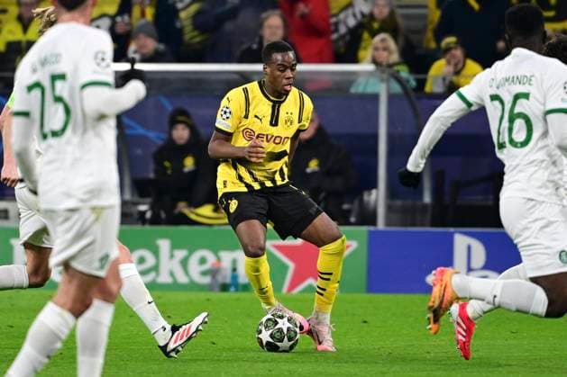 Jamie Jermaine Bynoe-Gittens (Borussia Dortmund), Borussia Dortmund vs. Sporting Clube de Portugal Lissabon , Fussball, Champions League, Playoffs, 19.02.2025 Dortmund Nordrhein-Westfalen Deutschland