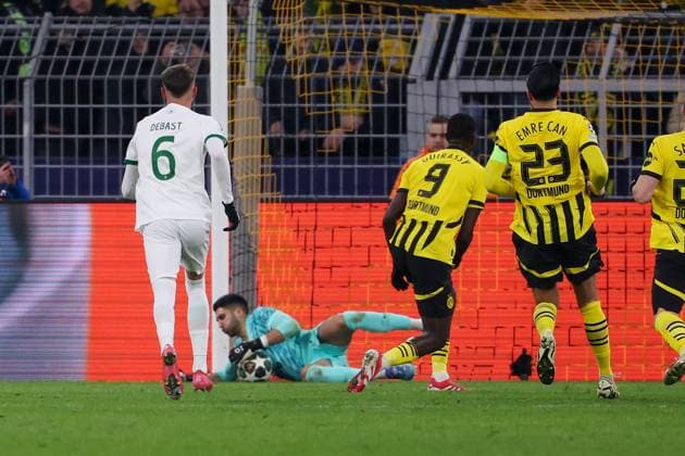 Dortmund on February 19, 2025 Uefa Champions League Knockout phase play-offs, 2st leg Borussia Dortmund - Sporting Clube de Portugal v.l., Elfmeter Serhou Guirassy (Borussia Dortmund), Torwart Rui Silva (Sporting Clube de Portugal) hält Copyright: JoaquimxFerreira