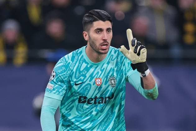 19.02.2025, UEFA Champions League, Play-Offs, Borussia Dortmund - Sporting Lissabon, Torwart Rui Silva (Sporting Lissabon) reklamiert den Elfmeter, Dortmund Signal Iduna Park NRW Deutschland xRHR-FOTO DEx Copyright: DennisxEwert RHR-FOTOx RHR-FOTO DE