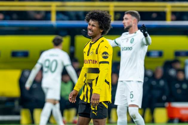19.02.2025, Borussia Dortmund vs. Sporting Lissabon, UEFA Champions League, Playoff-Rückspiel Dortmunds Karim Adeyemi reagiert und ärgert sich. Wichtiger Hinweis: Gemaess den Vorgaben der UEFA ist es untersagt, in dem Stadion und oder vom Spiel angefertigte Fotoaufnahmen in Form von Sequenzbildern und oder videoaehnlichen Fotostrecken zu verwerten bzw. verwerten zu lassen. Copyright: xBahhoxKarax