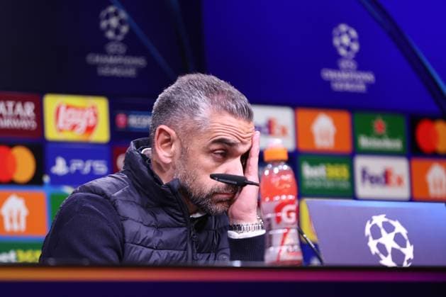 19.02.2025, Fußball, UEFA Champions League, Borussia Dortmund - Sporting Lissabon, Signal Iduna Park, Knockout phase play-offs, Saison 2024 2025: Cheftrainer Rui Borges (Sporting) sichtlich enttäuscht Enttäuschung bei der Pressekonferenz nach dem Spiel Nordrhein-Westfalen Deutschland