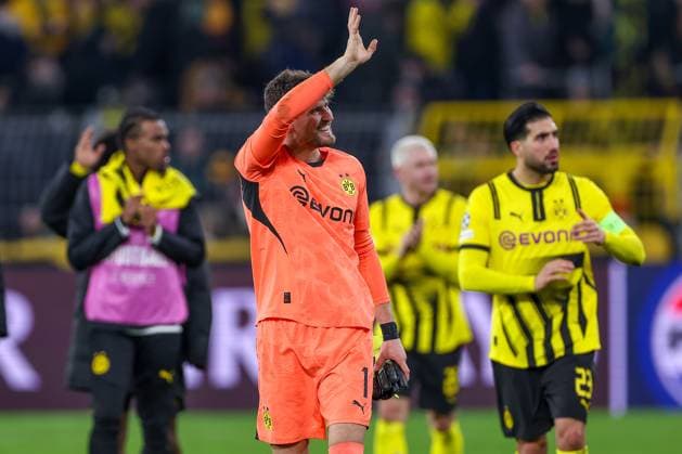 19.02.2025, Fußball, UEFA Champions League, Borussia Dortmund - Sporting Lissabon, Signal Iduna Park, Knockout phase play-offs, Saison 2024 2025: Torwart Gregor Kobel (BVB 1) Nordrhein-Westfalen Deutschland