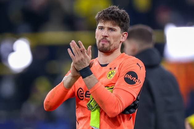 19.02.2025, Fußball, UEFA Champions League, Borussia Dortmund - Sporting Lissabon, Signal Iduna Park, Knockout phase play-offs, Saison 2024 2025: Torwart Gregor Kobel (BVB 1) Nordrhein-Westfalen Deutschland