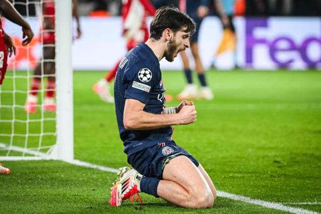 February 19, 2025, Paris, France, France: Khvicha KVARATSKHELIA of PSG celebrates his goal during the UEFA Champions League match between Paris Saint-Germain (PSG) and Stade Brestois (Brest) at Parc des Princes Stadium on February 19, 2025 in Paris, France. Paris France - ZUMAm308 20250219_zsp_m308_006 Copyright: xMatthieuxMirvillex