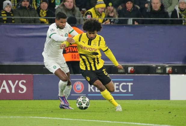 19.02.2025, xgrfx, Fussball UEFA Champions League, Borussia Dortmund - Sporting Lissabon v.l. Goncalo Inacio (Sporting), Karim Adeyemi (Borussia Dortmund) (DFL DFB REGULATIONS PROHIBIT ANY USE OF PHOTOGRAPHS as IMAGE SEQUENCES and or QUASI-VIDEO) Dortmund