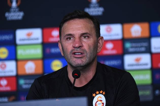 Coach Okan Buruk of Galatasaray seen during the press conference, PK, Pressekonferenz a day before the UEFA Europa League 2024 25 League Knockout Play-off Second Leg match between Galatasaray A.S. and AZ Alkmaar in Istanbul at Rams Park Stadium , Istanbul , Turkey on February 19 , 2025. ( Photo by Seskimphoto ) Istanbul Turkey Istanbul Turkey Copyright: xSeskimphotox Galatasaray_Press_Conf-19225 (32)