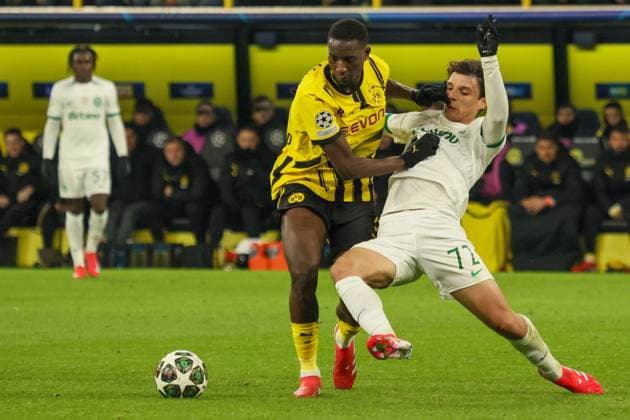 Dortmund, Deutschland 19. Februar 2025: Champions League - 2024 2025 - Borussia Dortmund vs. Sporting Lissabon Im Bild: v.li. im Zweikampf Serhou Guirassy (BVB) und Eduardo Quaresma (Sporting Lissabon) Signal Iduna Park Nordrhein Westfalen Copyright: xFotostandx xFantinix
