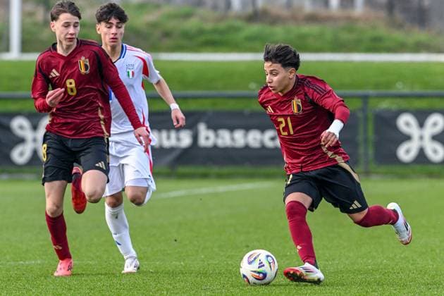 U16 BELGIUM VS ITALY Kyan Achabar (21) of Belgium pictured during a friendly U16 soccer game between Belgium and Italy , on Wednesday 19 February 2025 in Tubeke , Belgium . PHOTO SPORTPIX Stijn Audooren Tubeke RBFA Proximus Basecamp Belgium  Copyright: xSportpix.bex xStijnxAudoorenxStijnxAudoorenx