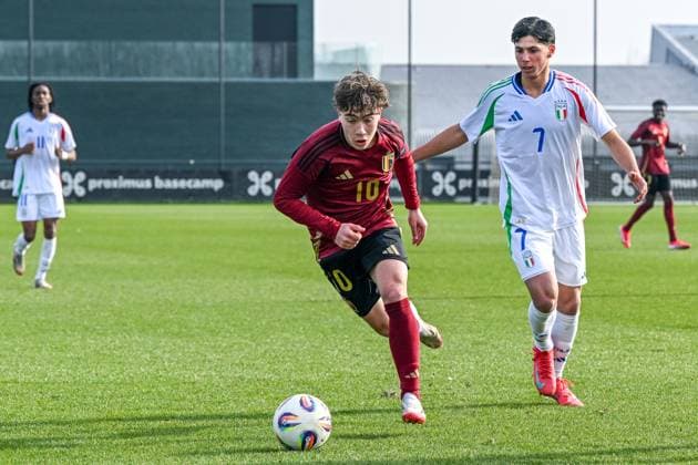 U16 BELGIUM VS ITALY Jelle Driessen (10) of Belgium , Giammattei Gioele (7) of Italy pictured during a friendly U16 soccer game between Belgium and Italy , on Wednesday 19 February 2025 in Tubeke , Belgium . PHOTO SPORTPIX Stijn Audooren Tubeke RBFA Proximus Basecamp Belgium  Copyright: xSportpix.bex xStijnxAudoorenxStijnxAudoorenx