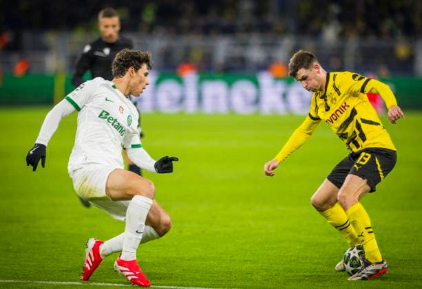 Dortmund, Germany. 19th Feb 2025. Pascal Gross (BvB) Eduardo Quaresma (SP) Borussia Dortmund - Sporting Lisbon Borussia Dortmund - Sporting Lissabon 19.02.2025