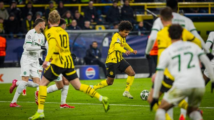Dortmund, Germany. 19th Feb 2025. Karim Adeyemi (BvB) Borussia Dortmund - Sporting Lisbon Borussia Dortmund - Sporting Lissabon 19.02.2025