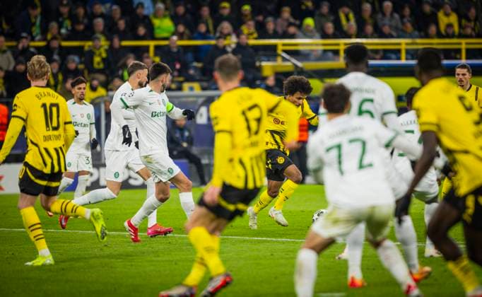 Dortmund, Germany. 19th Feb 2025. Karim Adeyemi (BvB) Borussia Dortmund - Sporting Lisbon Borussia Dortmund - Sporting Lissabon 19.02.2025