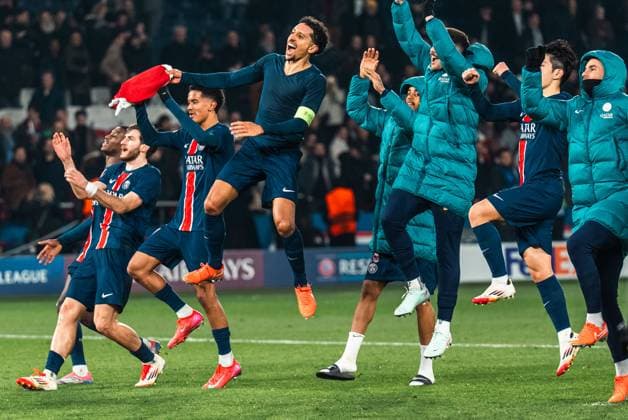 Sport Bilder des Tages CALCIO - UEFA Champions League - PSG vs Brest MARQUINHOS of PSG celebrating the win with his teammates during the UEFA Champions League 2024 25 League Knockout Play-off Second Leg match between Paris Saint-Germain and Stade Brestois 29 at Parc des Princes in Paris, France on February 19, 2025 Paris France  Copyright: xIPAxSport ABACAx