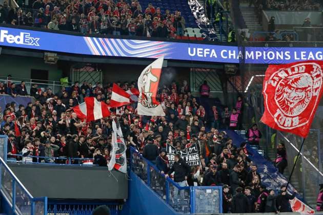 February 19, 2025, Paris, Paris, France: Supporters of BREST in action during the match of UEFA Champions League between Paris Saint Germain and Stade Brestois at Parc des Princes Stadium - on February 19 2025 Paris - France Paris France - ZUMAb253 20250219_zsp_b253_063 Copyright: xLoicxBaratouxx