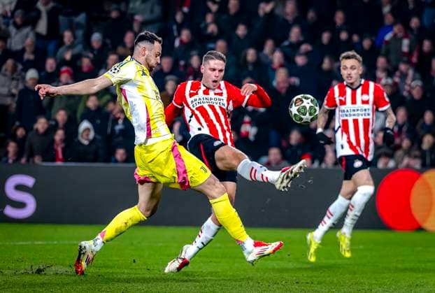 PSV Eindhoven midfielder Joey Veerman during the match PSV - Juventus at the Philips stadium for the UEFA Champions League - Knockout phase play-offs - 2nd leg season 2024-2025 in EINDHOVEN, Netherlands on 19 february 2025, (photo by Marcel van Dorst EYE4images DeFodi Images)