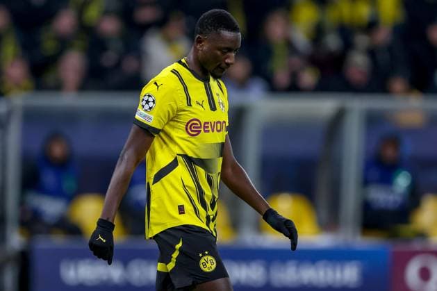 19.02.2025, Fußball, UEFA Champions League, Borussia Dortmund - Sporting Lissabon, Signal Iduna Park, Knockout phase play-offs, Saison 2024 2025: Serhou Guirassy (BVB 9) Mimik enttäuscht Enttäuschung nach dem verschossenen Elfmeter Nordrhein-Westfalen Deutschland