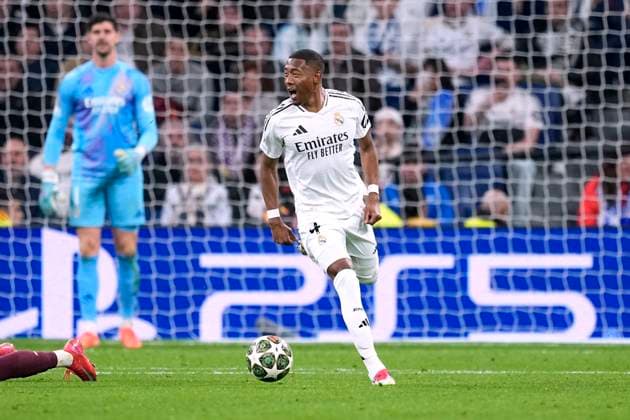 ALABA David Team Real Madrid UEFA Champions League Saison 2024 - 2025 Spiel Real Madrid - Manchester City 3 : 1 am 19.02.2025 in Madrid DFL REGULATIONS PROHIBIT ANY USE OF PHOTOGRAPHS as IMAGE SEQUENCES and or QUASI-VIDEO Copyright: xLacixPerenyix
