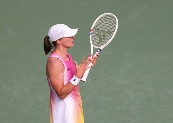 Iga Swiatek (POL) reagiert veraergert,Aerger, enttaeuscht,Enttaeuschung,Emotion, Dubai Duty Free Tennis Championships, Dubai, U.A.E. Copyright: xJuergenxHasenkopfx