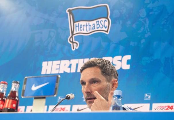 Fussball, Herren, Saison 2024 25, 2. Bundesliga, Hertha BSC, Pressekonferenz zum bevorstehenden Spiel gegen den 1. FC Nürnberg, im Bild: Trainer Stefan Leitl (Hertha BSC), 20.02. 2025,