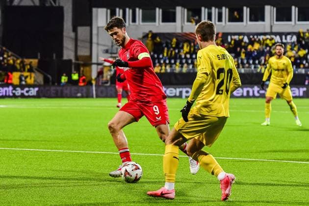 BODO, Aspmyra stadium, 20-02-2025 , season 2024 2025 , Europa League during the match Bodo Glimt - Twente. Twente player Ricky van Wolfswinkel, Bodo Glimt player Fredrik Sjovold Bodo Glimt - Twente  x27954256x Copyright: