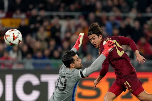 Paulo Dybala of AS Roma scores the goal of 1-1 during the Europa League football match between AS Roma and FC Porto at Olimpico stadium in Rome (Italy), February 20, 2025. AntoniettaxBaldassarre
