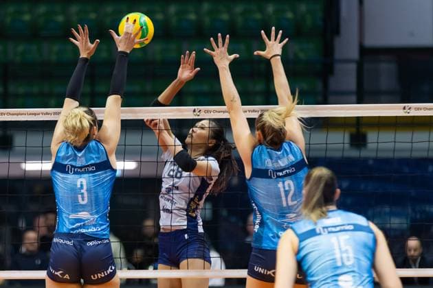 Monster block of Ludovica Guidi (VeroVolley Milano) during CEV Champions League Women 2025 match between Numia Vero Volley Milano and SSC Palmberg Schwerin at Opiquad Arena, Monza, Italy on February 20, 2025& x9; during Numia Vero Volley Milano vs SSC Palmberg Schwerin, CEV Champions League Women volleyball match in Milan, Italy, February 20 2025  Copyright: xValerioxOrigo IPAxSportx xipa-agency.netx xx IPA_54337268 IPA_Agency_IPA54337268