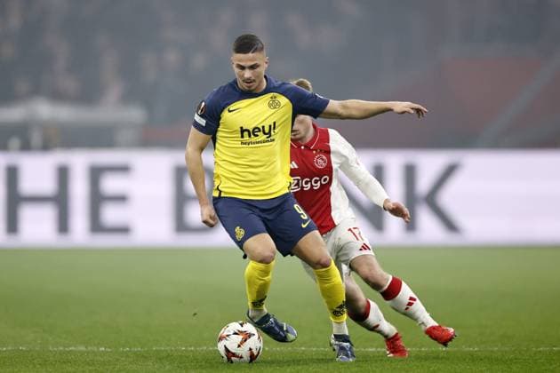 AMSTERDAM - (l-r) Franjo Ivanovic of Royale Union Saint-Gilloise, Oliver Edvardsen of Ajax during the Europa League playoff match between Ajax Amsterdam and Union SG at the Johan Cruijff ArenA on Feb. 20, 2025 in Amsterdam, Netherlands. ANP MAURICE VAN STEEN UEFA Europa League 2024 25 League Knockout Play-off Second Leg 2024 25 xVIxANPxSportx xxANPxIVx 520466720 originalFilename: 520466720.jpg