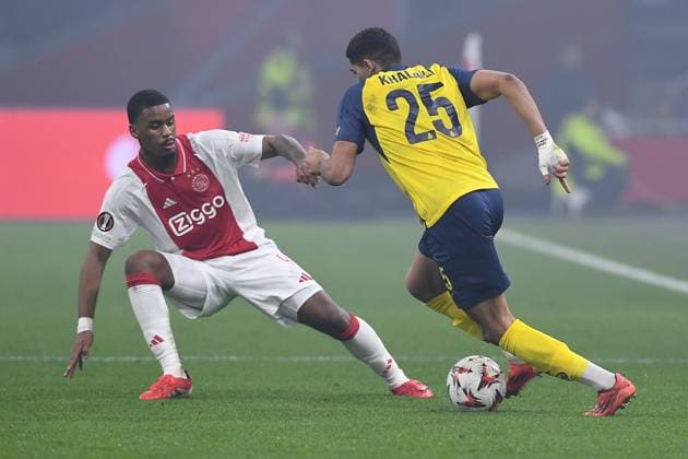 Fußball UEFA Europa League Play-off Ajax Amsterdam - Union Saint-Gilloise am 20.02.2025 in der Johan Cruijff ArenA in Amsterdam Jorrel Hato ( Amsterdam ), links - Anan Khalaili ( Saint-Gilloise ), rechts