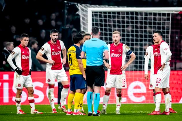 AFC Ajax Amsterdam midfielder Davy Klaassen gets a red card during the match Ajax - Union SG at the Johan Cruijff ArenA for the UEFA Europa League - Knockout phase play-offs - 2nd leg season 2024-2025 in AMSTERDAM, Netherlands on 20 february 2025, (photo by Marcel van Dorst EYE4images DeFodi Images)