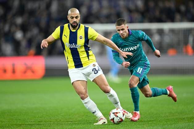 RSC Anderlecht v Fenerbahce - UEFA Europa League ANDERLECHT, BELGIUM - FEBRUARY 20 : Hazard Thorgan midfielder of RSC Anderlecht and Sofyan Amrabat midfielder of Fenerbahce in action during the UEFA Europa League 2024 25 knockout phase play-off match second leg between RSC Anderlecht and Fenerbahce on February 20, 2025 in Anderlecht, Belgium, 20 02 2025 Anderlecht Belgium  Copyright: xNicoxVereeckenx