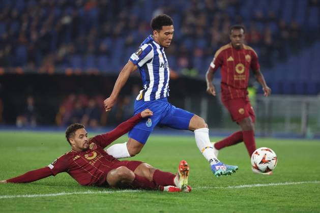 CALCIO - UEFA Europa League - AS Roma vs FC Porto Rome, Italy 20.02.2025 : Devyne Rensch of Roma, Danny Namaso of Porto seen in action during Uefa Europe League 2024-2025 football match, play-off, AS Roma vs FC Porto at Olympic stadium in Rome. Rome italy Italy  Copyright: xIPAxSport ABACAx