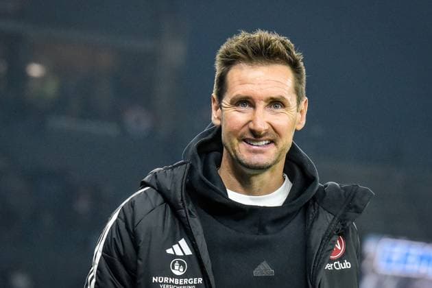 Fussball 2.Bundesliga, Hertha BSC Berlin - 1.FC Nürnberg 21.02.2025, xdanx, Fussball 2.Bundesliga, Hertha BSC Berlin - 1.FC Nürnberg v.l. Miroslav Klose ((1.FC Nuernberg Trainer) (DFL DFB REGULATIONS PROHIBIT ANY USE OF PHOTOGRAPHS as IMAGE SEQUENCES and or QUASI-VIDEO) Daniel Lakomski Mix1 Berlin Olympiastadion Berlin Deutschland (DEU) Copyright: xDanielxLakomskix
