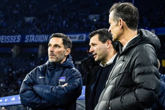 Fussball 2.Bundesliga, Hertha BSC Berlin - 1.FC Nürnberg 21.02.2025, xdanx, Fussball 2.Bundesliga, Hertha BSC Berlin - 1.FC Nürnberg v.l. Stefan Leitl (Hertha BSC Trainer),Benjamin Weber (Hertha BSC Sportdirektor),Thomas E. Herrich (Hertha BSC Geschaeftsfuehrer) (DFL DFB REGULATIONS PROHIBIT ANY USE OF PHOTOGRAPHS as IMAGE SEQUENCES and or QUASI-VIDEO) Daniel Lakomski Mix1 Berlin Olympiastadion Berlin Deutschland (DEU)