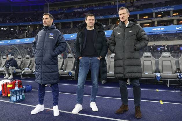 21.02.2025, xtgx, Fussball - 2.Bundesliga, Hertha BSC Berlin - 1.FC Nuernberg emspor, v.l. Stefan Leitl (Hertha, Trainer), Benjamin Weber (Hertha, Sportdirektor), Thomas E. Herrich (Hertha, Geschaeftsfuehrer) (DFL DFB REGULATIONS PROHIBIT ANY USE OF PHOTOGRAPHS as IMAGE SEQUENCES and or QUASI-VIDEO) Berlin