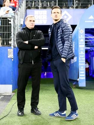 21.02.2025, xmohx, Fussball 2.Bundesliga, Hamburger SV - 1.FC Kaiserslautern v.l. Sportdirektor Stefan Kuntz (Hamburger SV), Direktor Profifußball Claus Costa (Hamburger SV) (DFL DFB REGULATIONS PROHIBIT ANY USE OF PHOTOGRAPHS as IMAGE SEQUENCES and or QUASI-VIDEO) Hamburg
