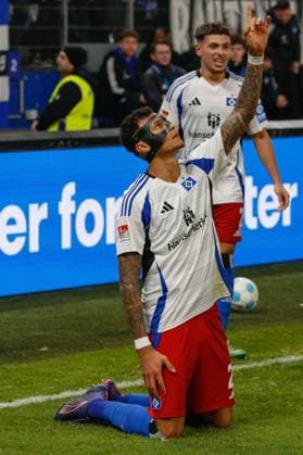 1:0 Davie Selke ( HSV ) Jubel Deutschland , Hamburg , Volksparkstadion , Fussball , 2 . Bundesliga , Hamburger SV - 1 FC Kaiserslautern