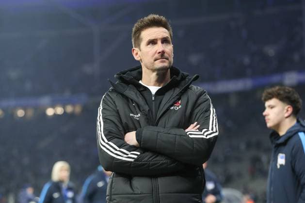 21.02.2025, xtgx, Fussball - 2.Bundesliga, Hertha BSC Berlin - 1.FC Nuernberg emspor, v.l. Miroslav Klose (Nuernberg, Trainer) (DFL DFB REGULATIONS PROHIBIT ANY USE OF PHOTOGRAPHS as IMAGE SEQUENCES and or QUASI-VIDEO) Berlin