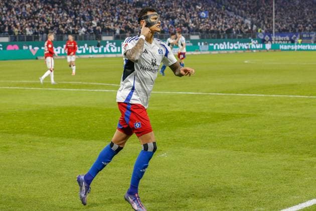 Torjubel 2:0 durch ein Tor von Davie Selke ( HSV ) Deutschland , Hamburg , Volksparkstadion , Fussball , 2 . Bundesliga , Hamburger SV - 1 FC Kaiserslautern