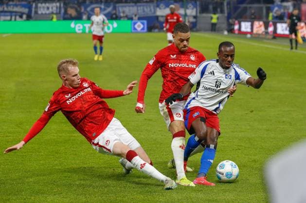 Jean Luc Dompe ( HSV ) 16 Tim Breithaupt 32 Jan Gyamerah ( Kaiserslautern ) Deutschland , Hamburg , Volksparkstadion , Fussball , 2 . Bundesliga , Hamburger SV - 1 FC Kaiserslautern