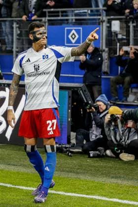 Torjubel für ein nicht gegebenes Tor Davie Selke ( HSV ) Deutschland , Hamburg , Volksparkstadion , Fussball , 2 . Bundesliga , Hamburger SV - 1 FC Kaiserslautern