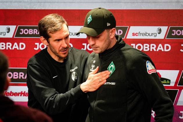 Sport Bilder des Tages Deutschland, Fußball, 1. Bundesliga, Saison 2024 2025, 23. Spieltag SC Freiburg vs. SV Werder Bremen Europa Park Stadion (Freiburg): Julian Schuster (SC Freiburg, Trainer) Ole Werner (SV Werder Bremen , Trainer) Pressekonferenz, Freiburg Europa Park Stadion Baden-Württemberg Deutschland Copyright: xFINLEYxMÖRCHx