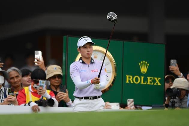 LPGA, Golf Damen Thailand 2025 Jeeno Thitikul of Thailand is playing her tee shot during the Round 3 of the Honda LPGA Thailand 2025 at Siam Country Club Old Course on February 22, 2025 in Pattaya, Chonburi, Thailand. Pattaya Chonburi Thailand  Copyright: xVachiraxVachirax originalFilename:kalong-lpgathai250222_np8nr.jpg