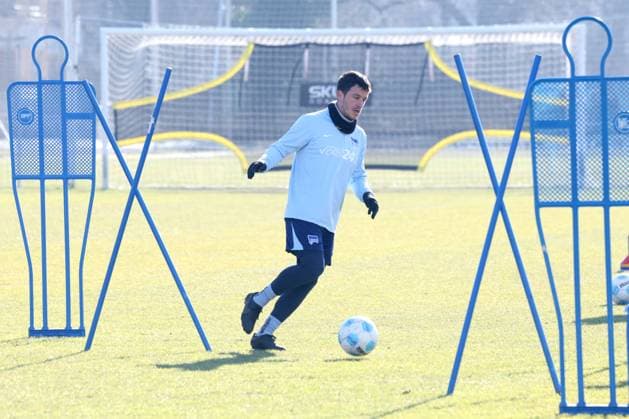 DEU, DFL, 2. FBL Hertha BSC, Training, 22.02.2025, Sportforum, Berlin, DEU, DFL, 2. FBL Hertha BSC, Training, im Bild Diego Demme (Hertha BSC Berlin 6) DFL - regulations prohibit any use of Photographs as image sequences and or quasi-video Foto: Juergen Engler nordphoto GmbH